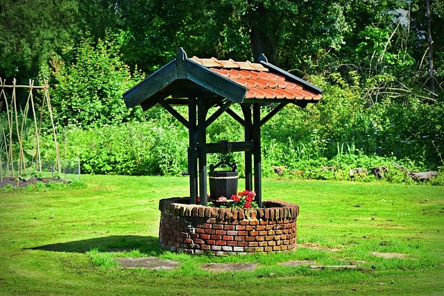 Wie findet man Wasser im Garten?